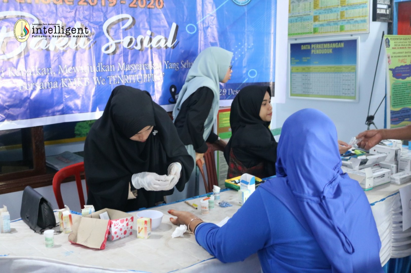 [FOTO] Bakti Sosial Kerukunan Mahasiswa Kesehatan Bone 2019 – Pers